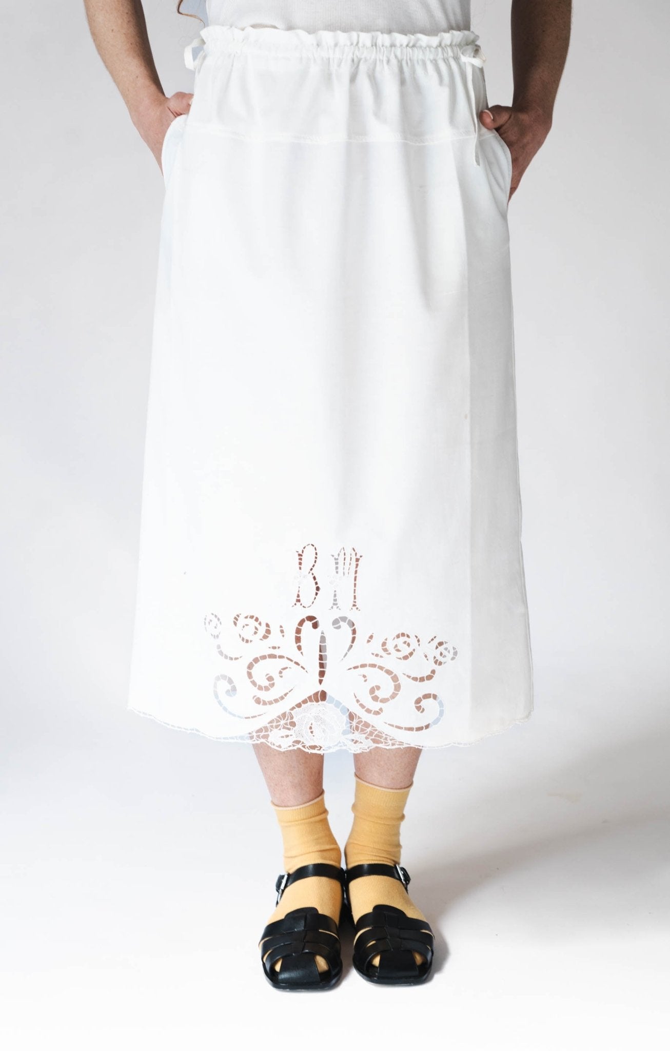 HAND EMBROIDERED PILLOW SKIRT - ound - DRESSES